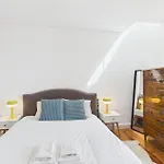 Luxurious Loft : Bridge-view Rooftop | By Airnest Apartamento Lisboa