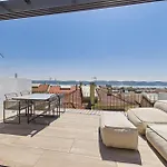 Luxurious Loft : Bridge-view Rooftop | By Airnest アパート