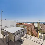 Apartamento Luxurious Loft : Bridge-view Rooftop | By Airnest *