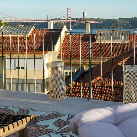 Luxurious Loft : Bridge-view Rooftop | By Airnest Lissabon
