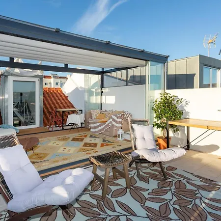 Luxurious Loft : Bridge-view Rooftop | By Airnest *