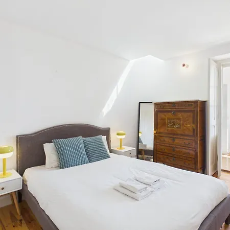 Luxurious Loft : Bridge-view Rooftop | By Airnest Apartamento Lisboa