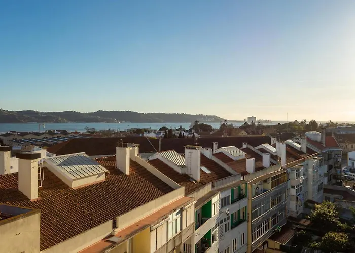 Luxurious Loft : Bridge-view Rooftop | By Airnest *