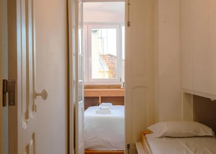 Luxurious Loft : Bridge-view Rooftop | By Airnest ליסבון