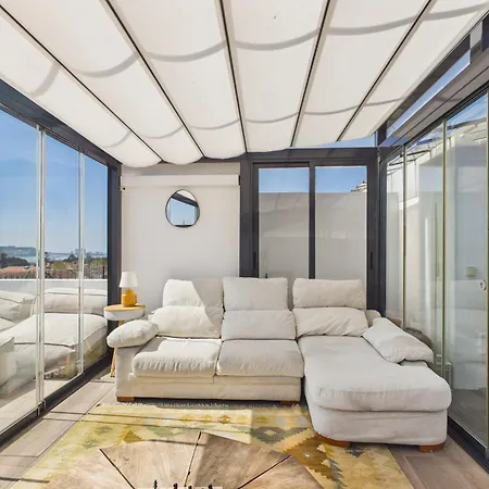 아파트 Luxurious Loft : Bridge-view Rooftop | By Airnest