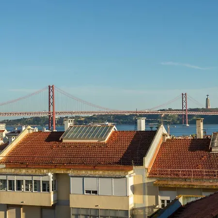 Luxurious Loft : Bridge-view Rooftop | By Airnest דירה