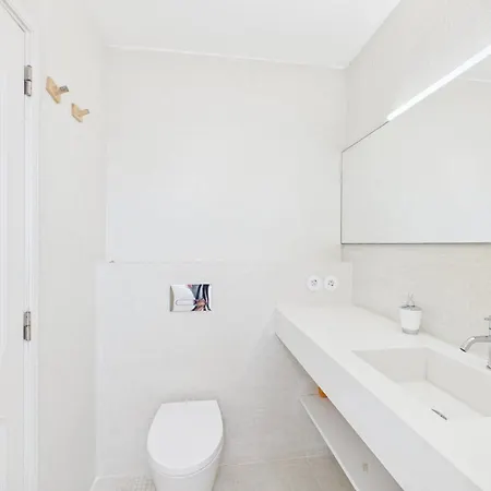 Luxurious Loft : Bridge-view Rooftop | By Airnest Lisboa